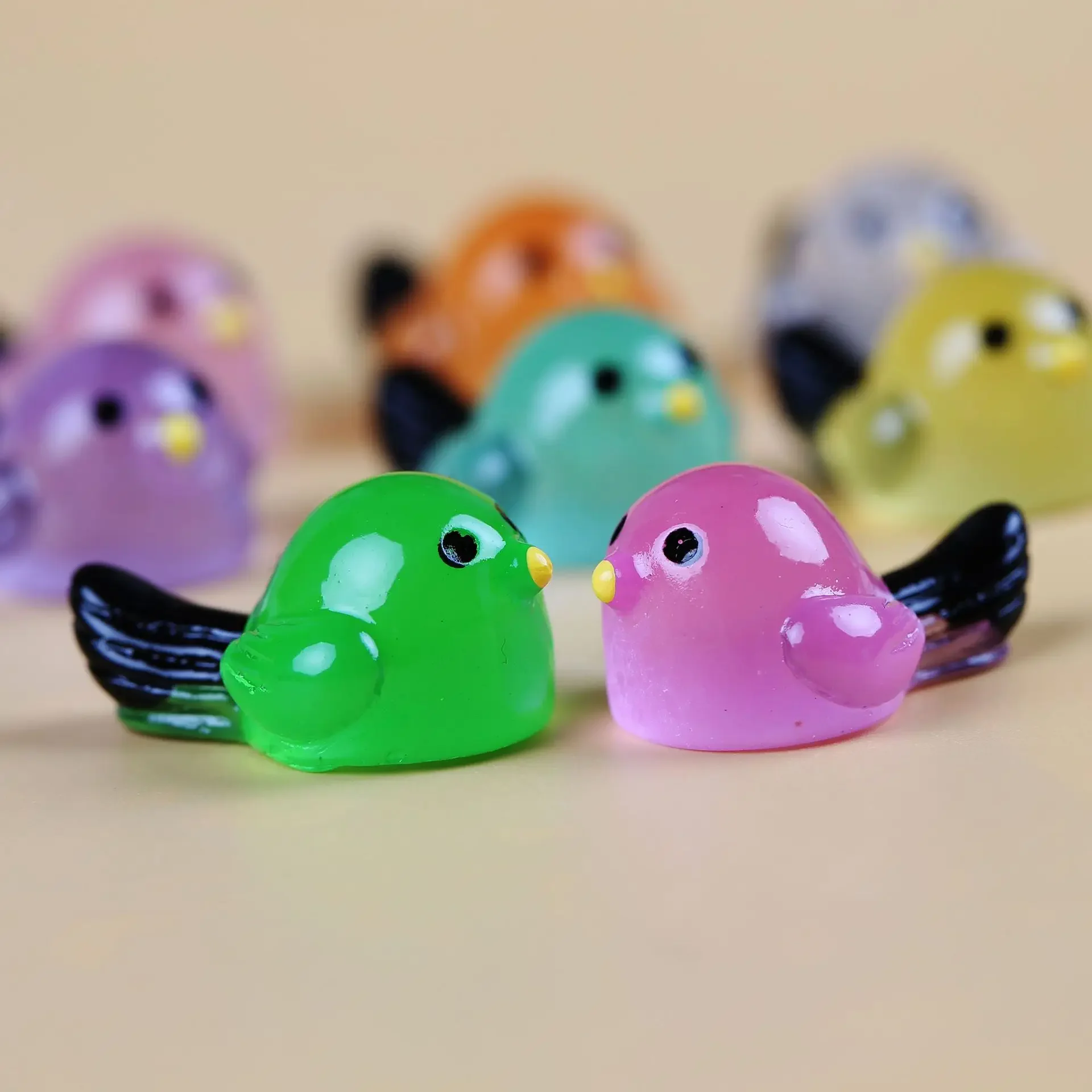 100PCS Luminous Mini Birds Home Decor Miniature Parakeet Glow At Night Bird Fairy Garden Decoration Doll House DIY Accessories