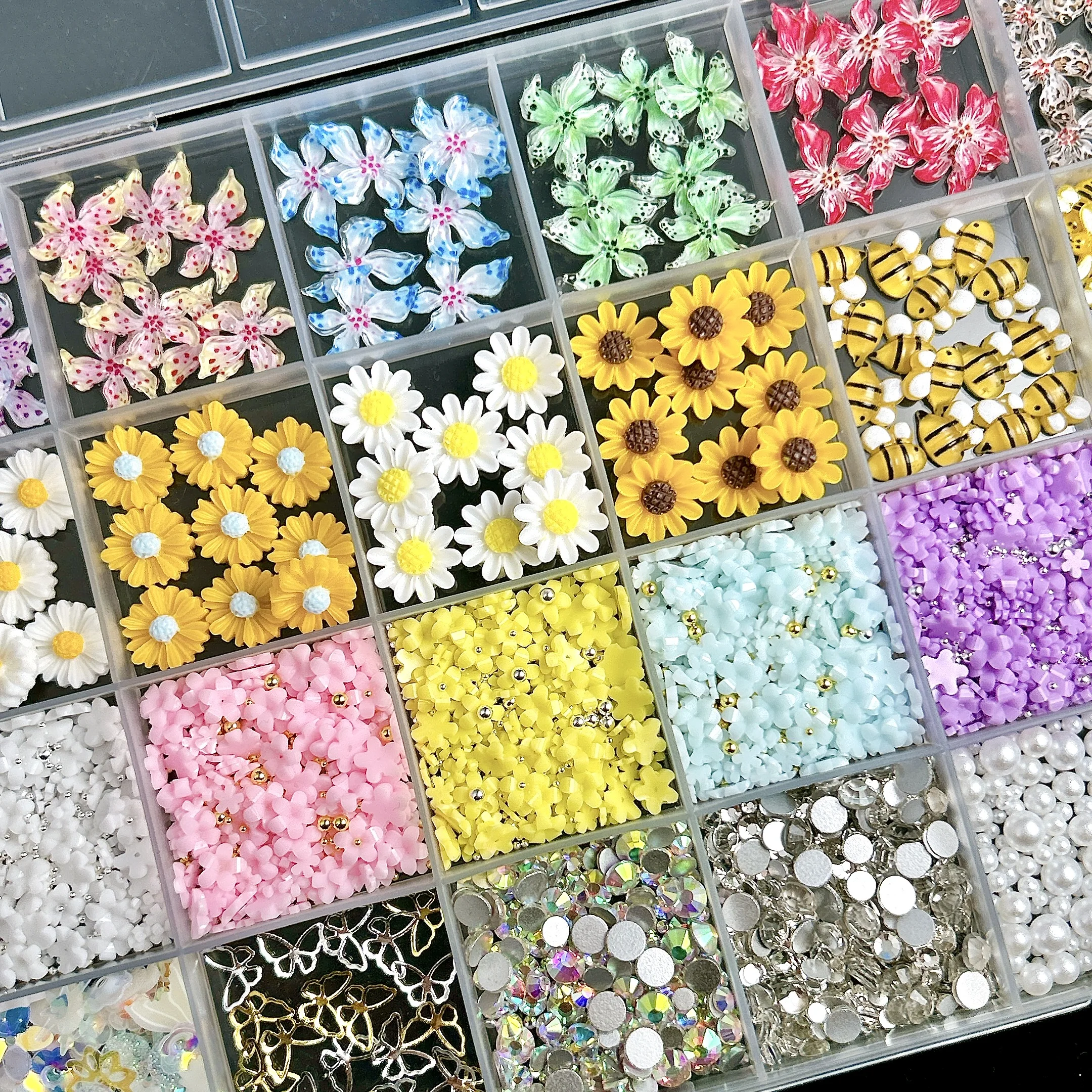1 caja de dijes de resina para uñas con flores manchadas de colores degradados, Mini mariposa, vitalidad, naranja, girasol, abeja, decoraciones artísticas para uñas DIY