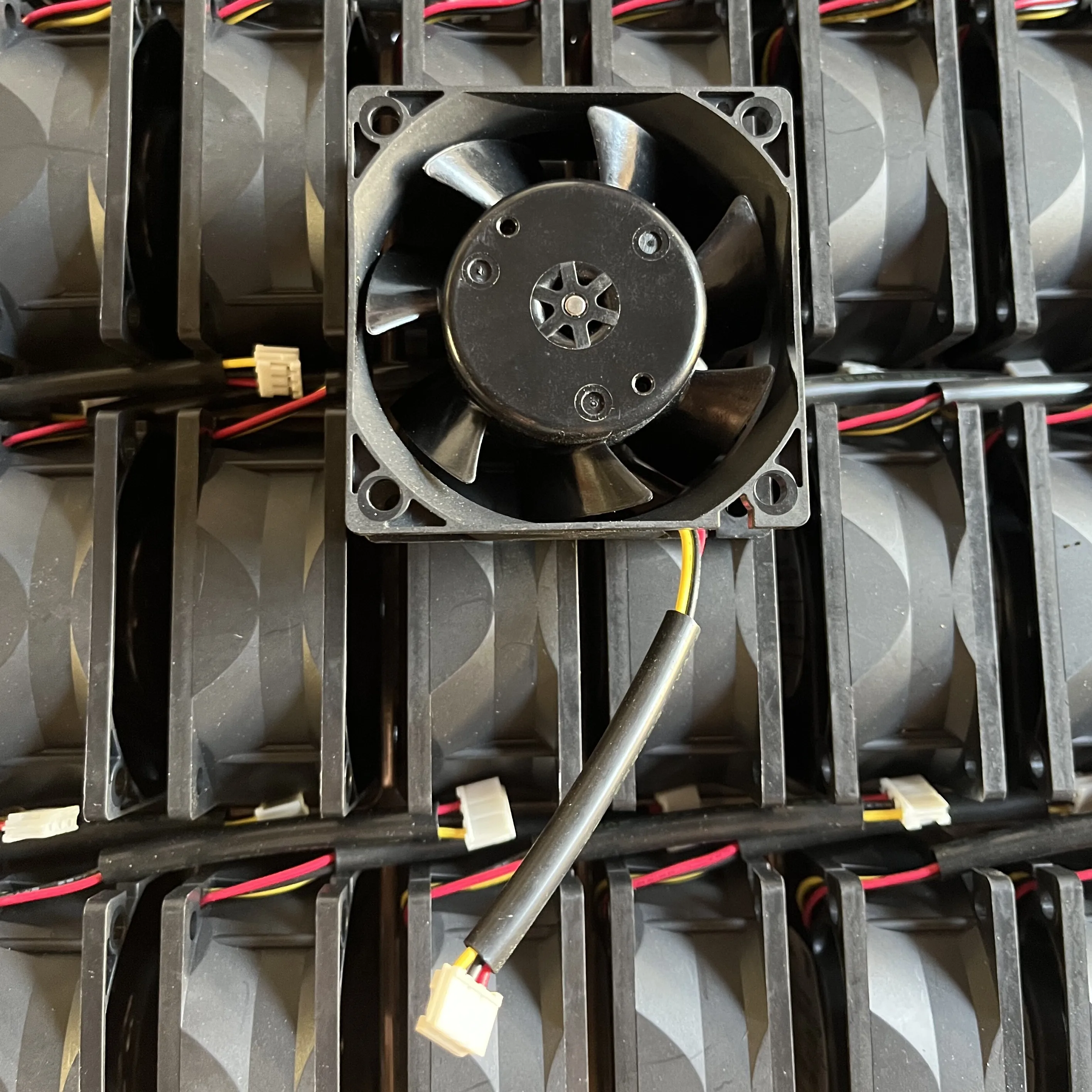 MELCO MMF-06G12ES FP1 DC 12V 0.19A 60x60x25mm 3-Wire Case Cooling Fan