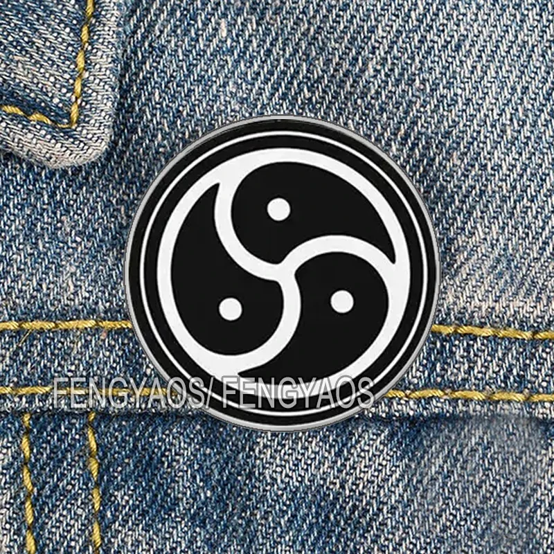 Stainless Steel Bdsm Triskelion Men Brooch Black Color Fifty Shades of Grey Badge Fashion Jewellery Clothes Backpack Accessory