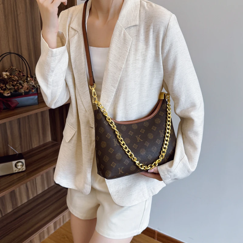 

Luxury Brand Crossbody Bag for Women, Genuine Leather Handbag with Chain Detail, Famous Designer Shoulder Bag