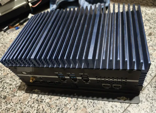 BOXER-6639 Industrial Control Host i3-6100TE Low Power Industrial Grade Fanless 4GB Memory 128GB SSD Mini PC