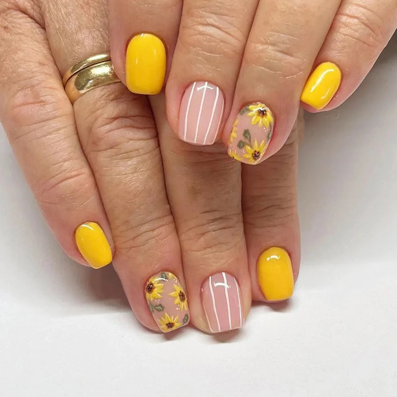 

24Pcs/Lot Short Yellow Fake Nails Tips Sunflower Pattern Design False Nails Art Waterproof Removable Artificial Press on Nail