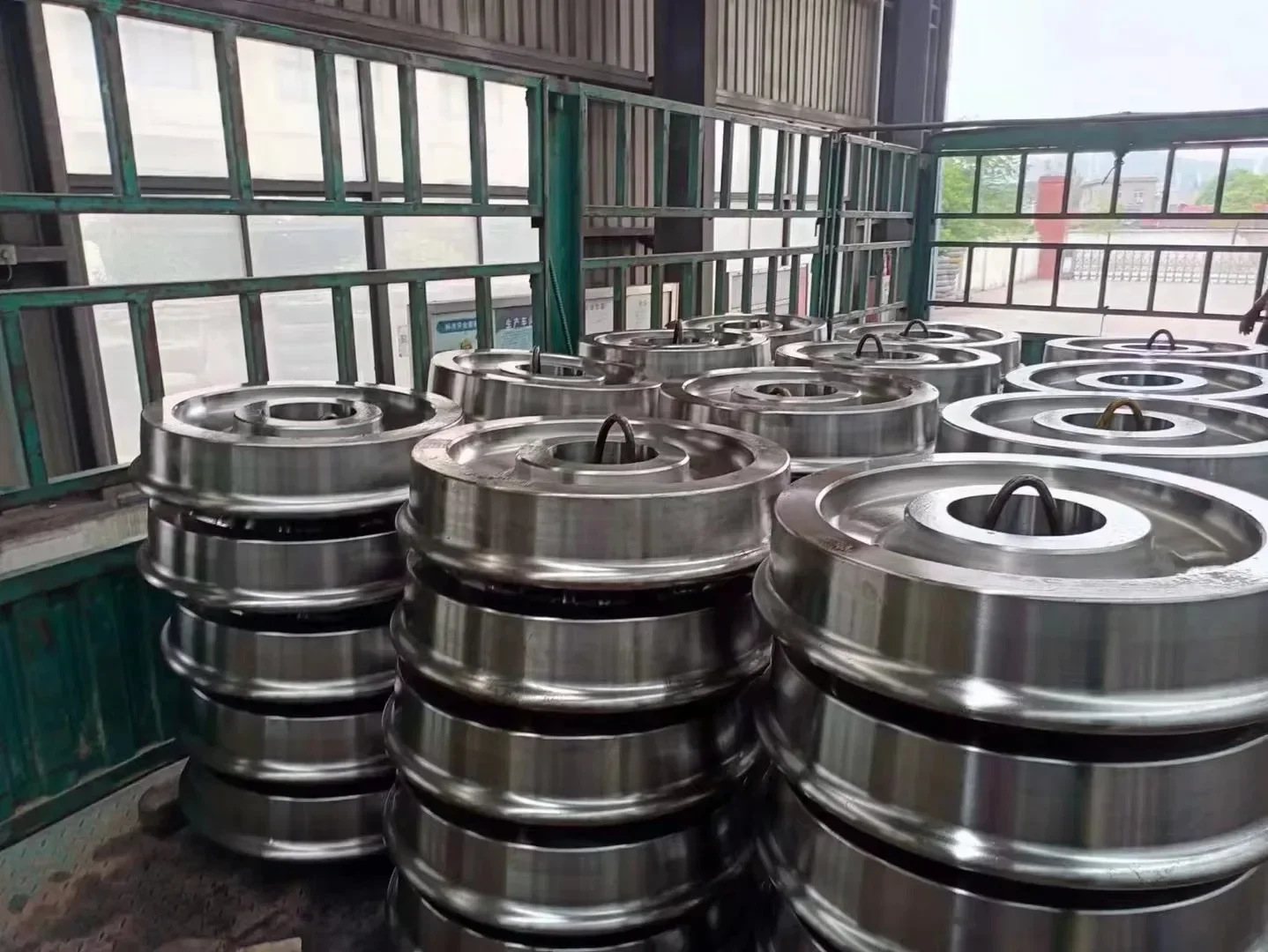NEW Railway Wheel and Axle Train Locomotive Wheels