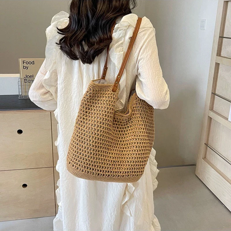 

Leisure and artistic style woven bag, hollowed out single shoulder tote bag, grass woven bag, versatile daily lazy women's bag