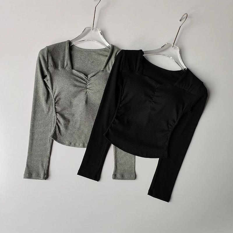 Herbst-Winter Französisches V-Ausschnitt Plissiertes Schnelltrocknendes Yoga-T-Shirt für Damen mit Eingebautem Brustpolster, Schlankmachendes Atmungsaktives Fitness-Unterhemd – Detail 11