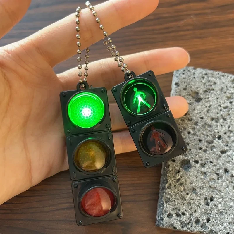 Mini LED 3D Traffic Light Key Chain Creative Backpack Pendant Car Key Pendant Safe Traffic Promotion Gift Key Hanging Decoration