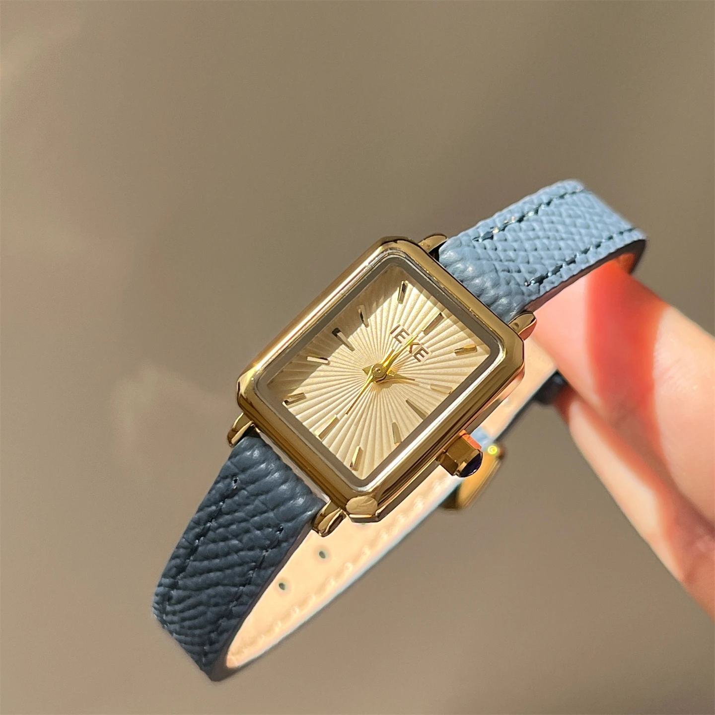 Reloj clásico de correa fina cuadrada de temperamento de alta estética para mujer, reloj de cuarzo simple y exquisito para mujer