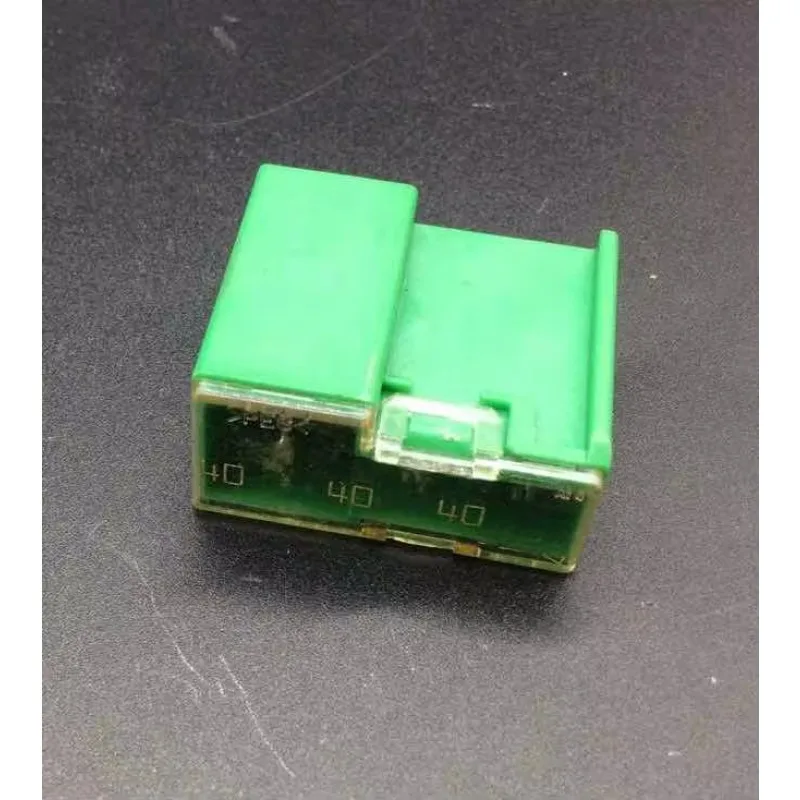 1pc used  for Nissan Teana Sylphy Livina Toyota Prado Venucia triple fuse 30A 40A 60A