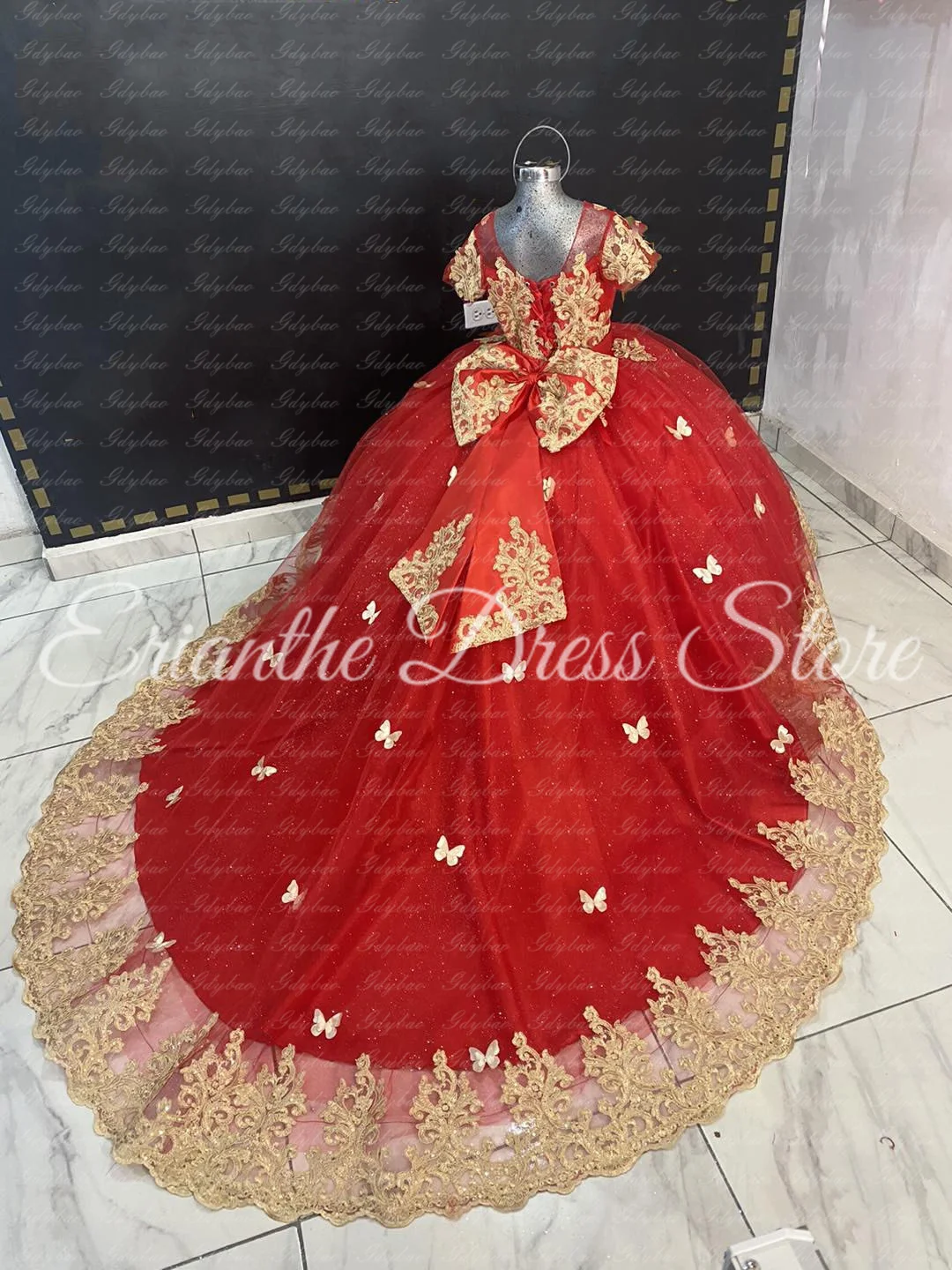 Czerwona tiulowa sukienka dla dziewczynki do sypania kwiatów na wesele, z koronkowymi aplikacjami i kokardą, na urodziny dziecka, Pierwszą Komunię Świętą, suknie balowe, szyta na miarę.