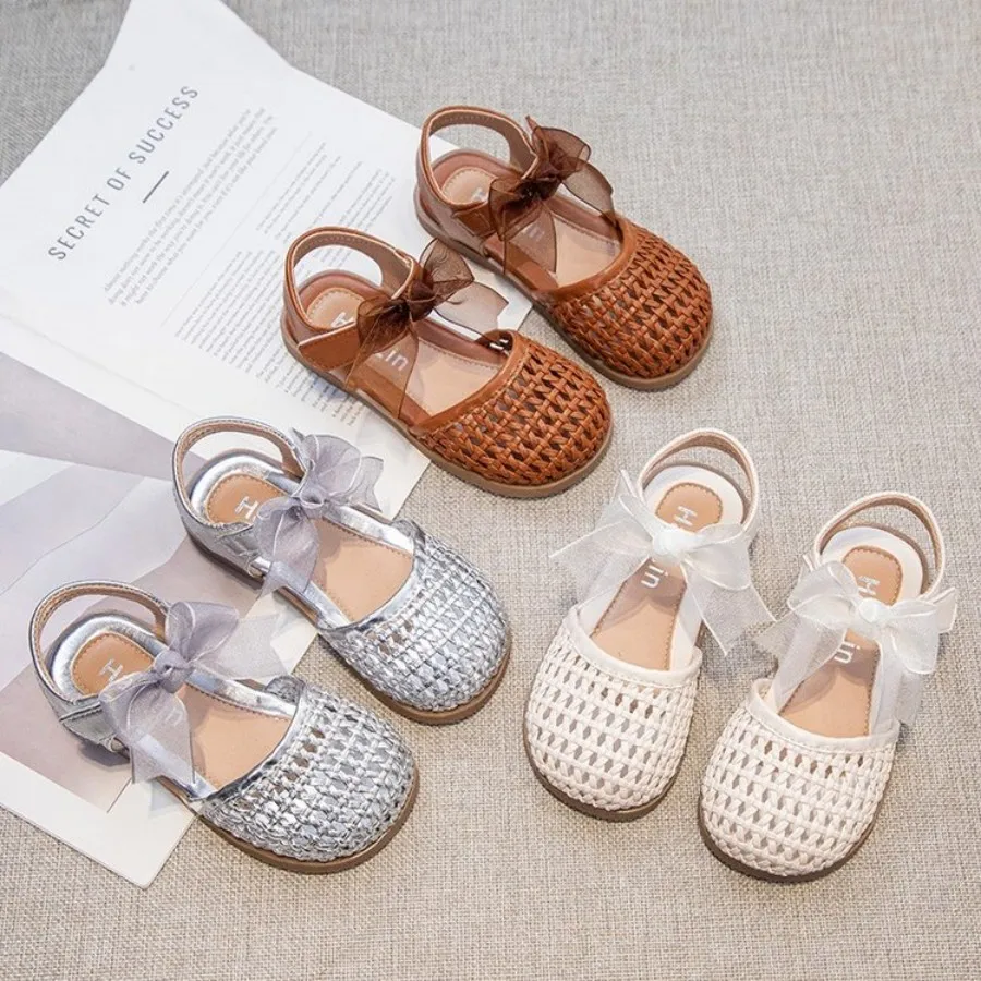 

Модные детские сандалии-шлепанцы 2026: Новинка лета, элегантные туфли-принцессы для девочек, вязаные пляжные сандалии для детей