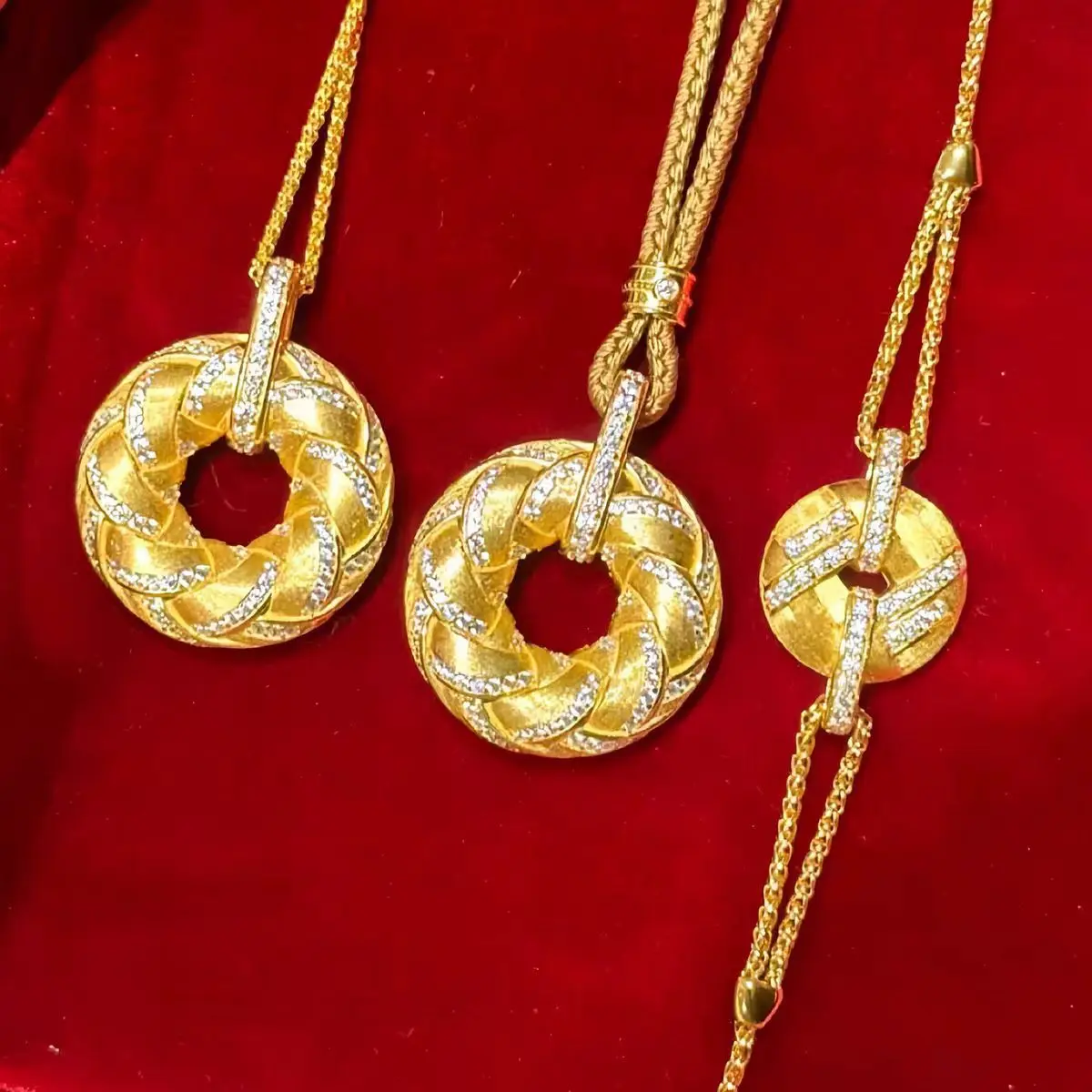 Exquisite Pure Gold Crystal Inlaid Woven Donut 3 Piece Set Women 24K Gold AU999 Advanced Texture and Noble view 2