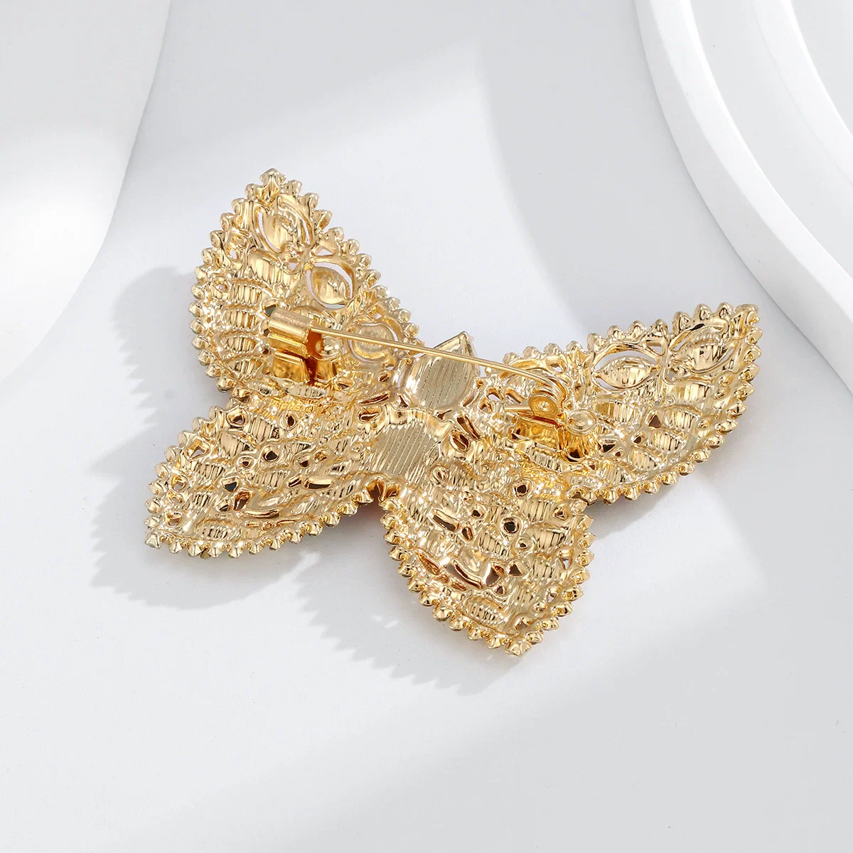 Palace Style Butterfly Brooches Pins For Women Unisex Luxury Rhinestone Insects Party Banquet Brooch Gifts