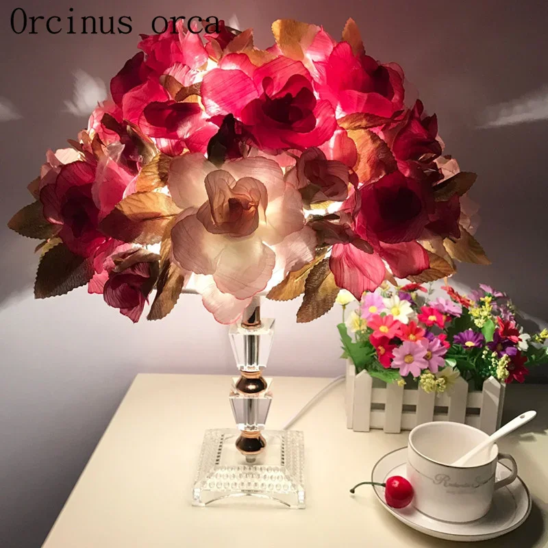 

Simple modern luxury crystal rose light table lamp creative Korean bedroom bedside wedding room table lamp gift