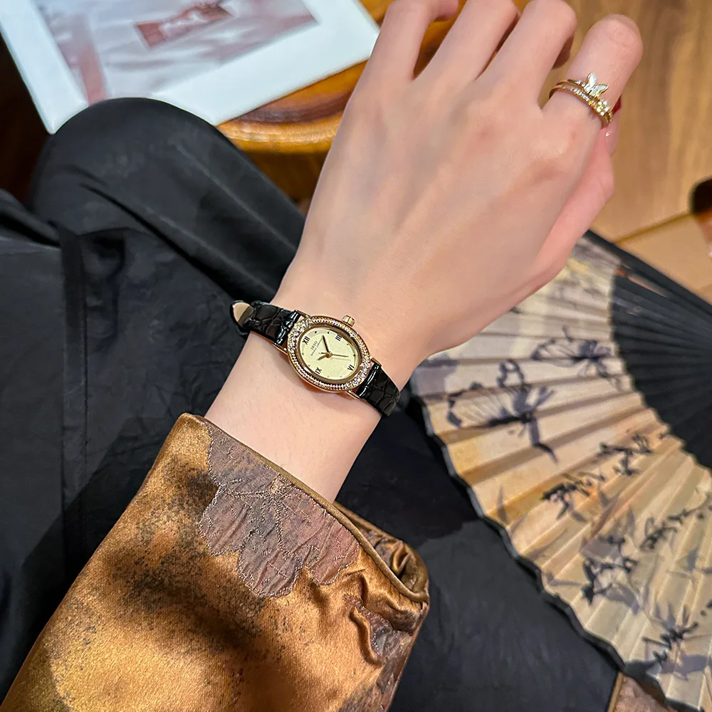 New Oval Belt Diamond-set Women's Watches Small Dial Retro Exquisite Waterproof Ladies Watch Fashion Temperament Watch for Women