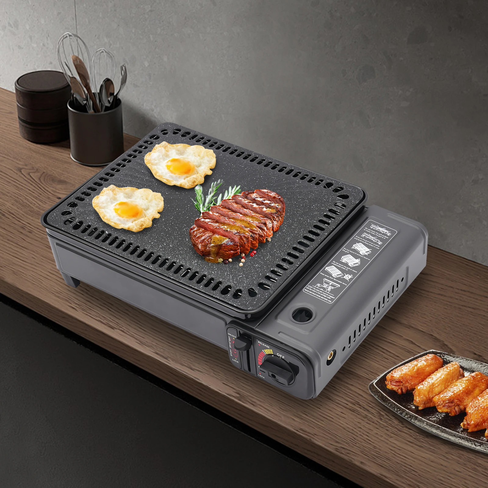 

Портативный газовый гриль с регулируемым контролем температуры, защитой от перенапряжения, решеткой для барбекю, сковородой для гриля и щипцами для пикника и кемпинга