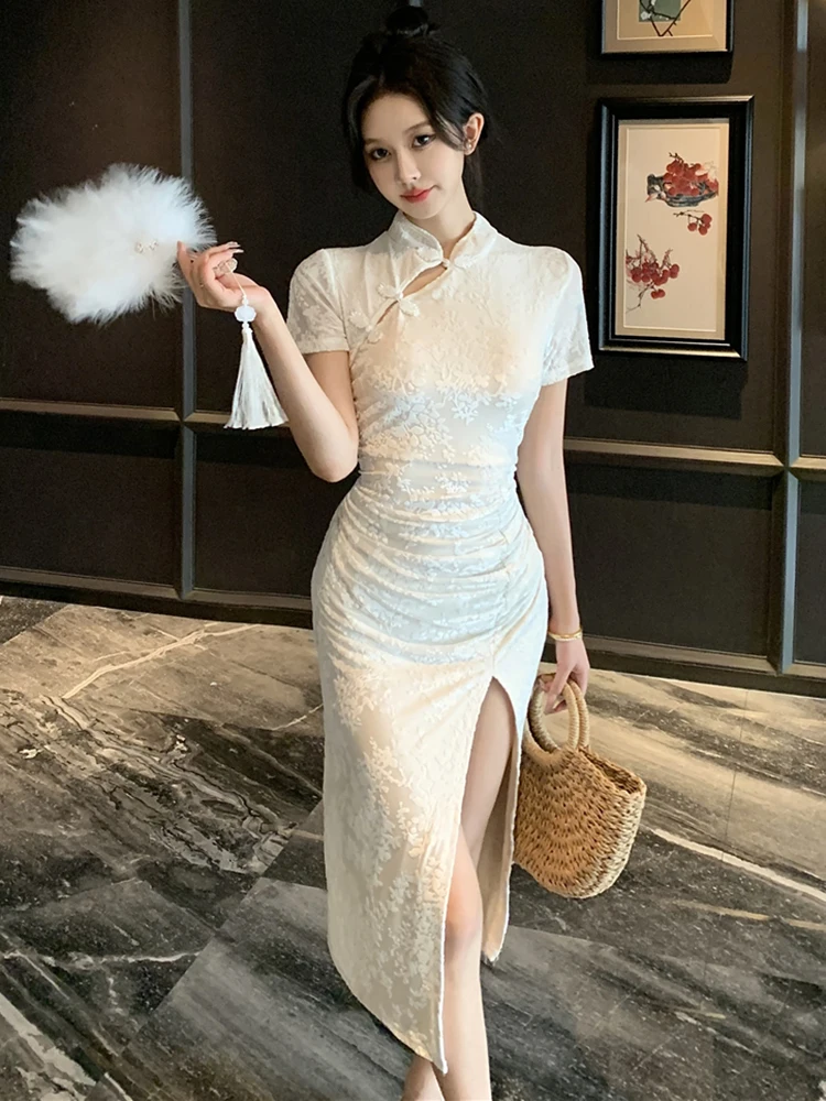 Robe mi-longue en maille Jacquard blanche pour femmes, col montant, manches courtes, moulante, Cheongsam, robe de soirée de luxe coréenne, nouvelle collection été 2025