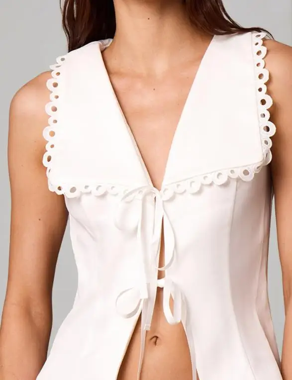 

Elegant White Lace Trimmed Sleeveless Top Women's Slim Fit Lace up Shirt Intellectual Vest