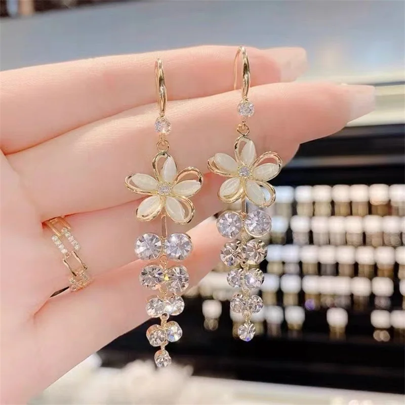 Grüne glänzende Zirkon-Blumen-Ohrhänger für Damen, luxuriöse Kristall-Ohrringe mit langen Quasten, hängende Ohrringe, Hochzeitsschmuck, Geschenk – Detail 8