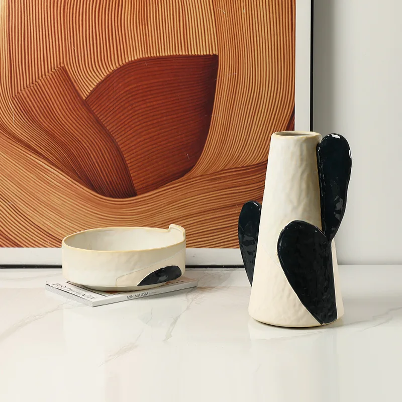 Modern wabi sabi hand-painted black and white color matching ceramic vase combination exhibition hall B & B coffee table