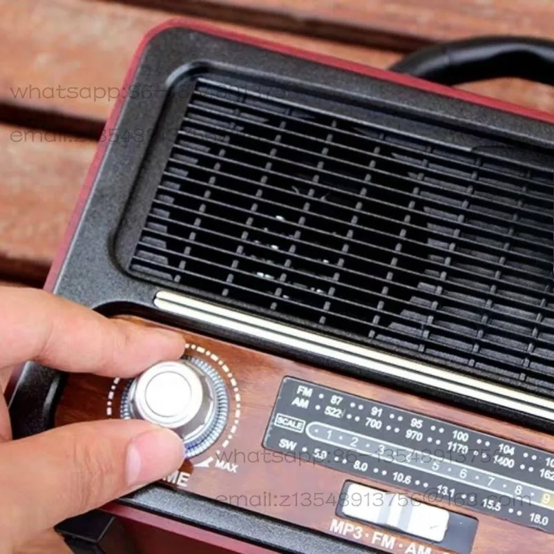 Full-band high-sensitivity durable Bluetooth player with a full band of radio