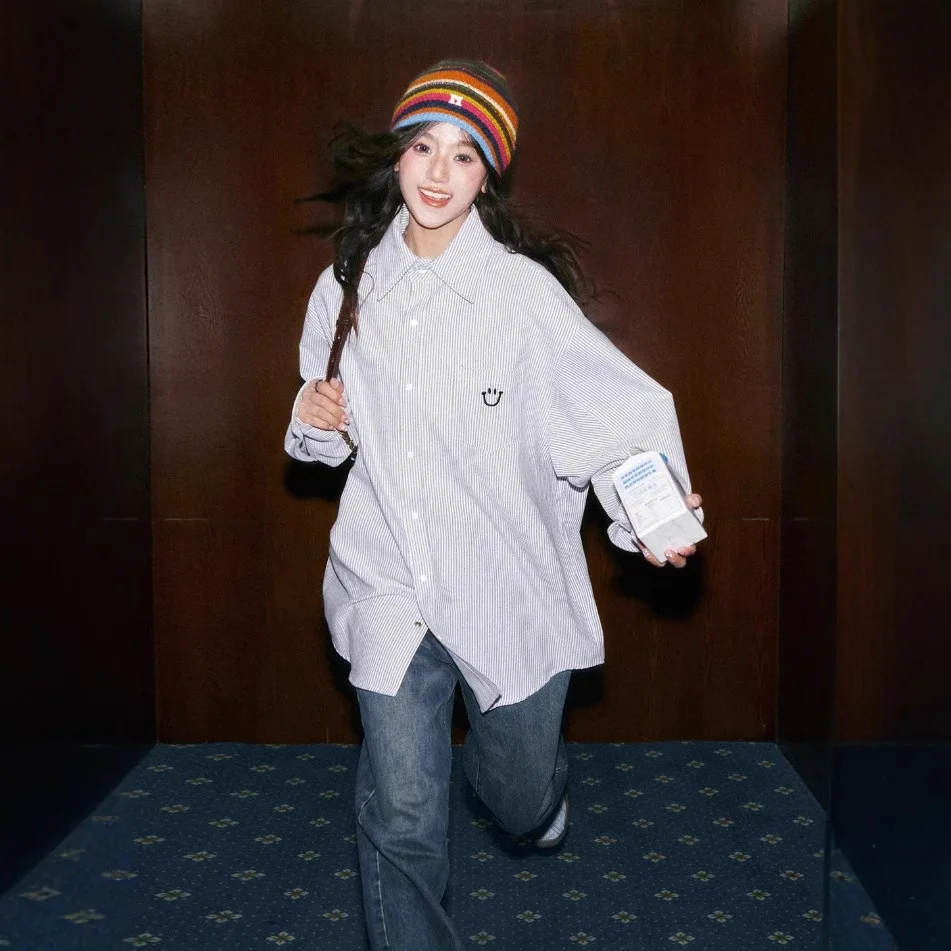 قميص مخطط للأزواج لربيع وخريف 2025 قميص عالي الجودة فضفاض ومتعدد الاستخدامات على طراز الحرم الجامعي للجنسين #4