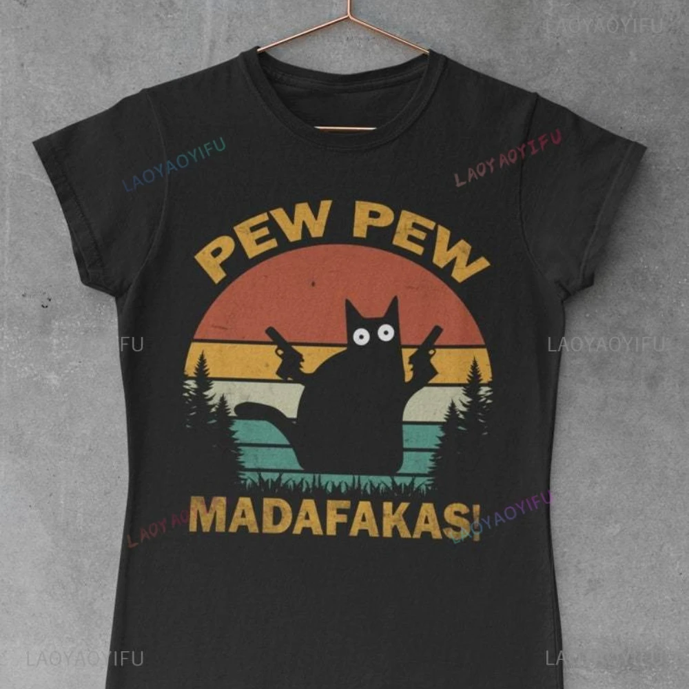 Interesting Cat Tops Tee Shirt A Funny Cat Holding Two Guns Printed T Shirt Tops Woman Men High Quality Cotton Short-sleev