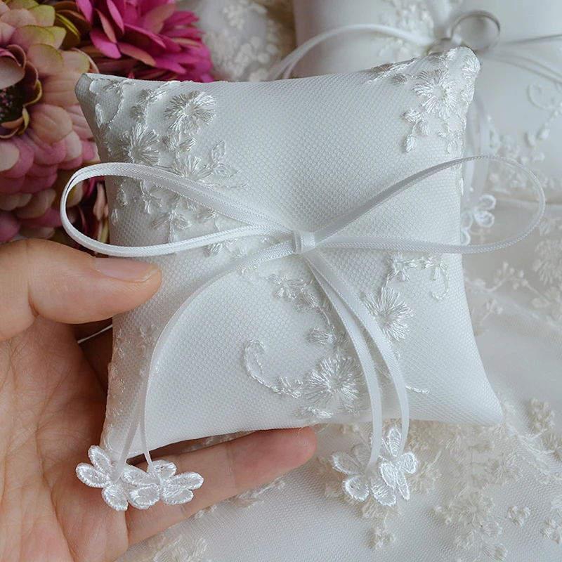 

New Wedding Ring Pillow Lace Flower Embroider Ring Pillows Cushion Marriage Ceremony Bride Party Decoration Home Supplies