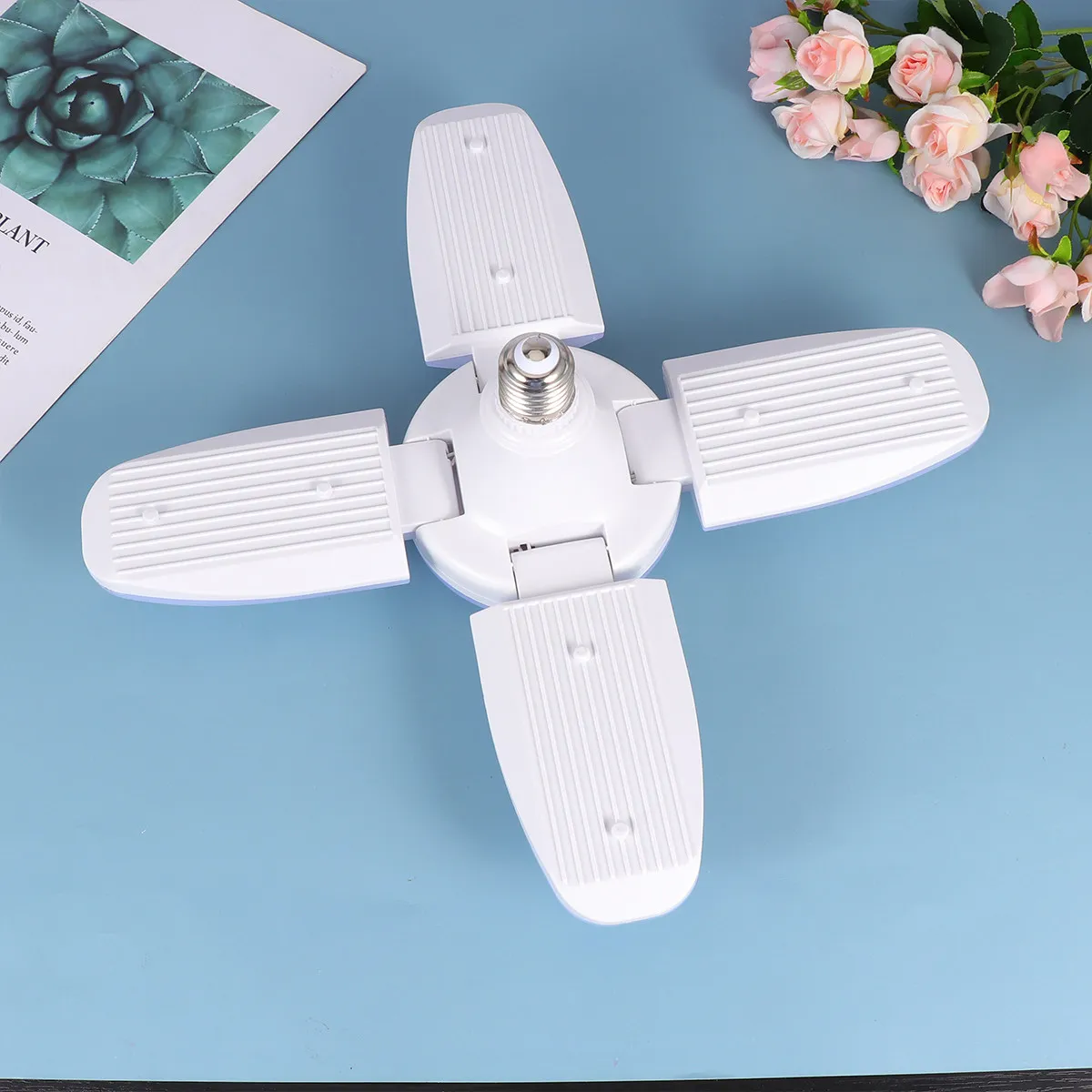 

4 Blades Foldable LED Fan Light Bulb Adjustable Angle E27 Base No Glare No Flicker for Bedroom Living Room Bar