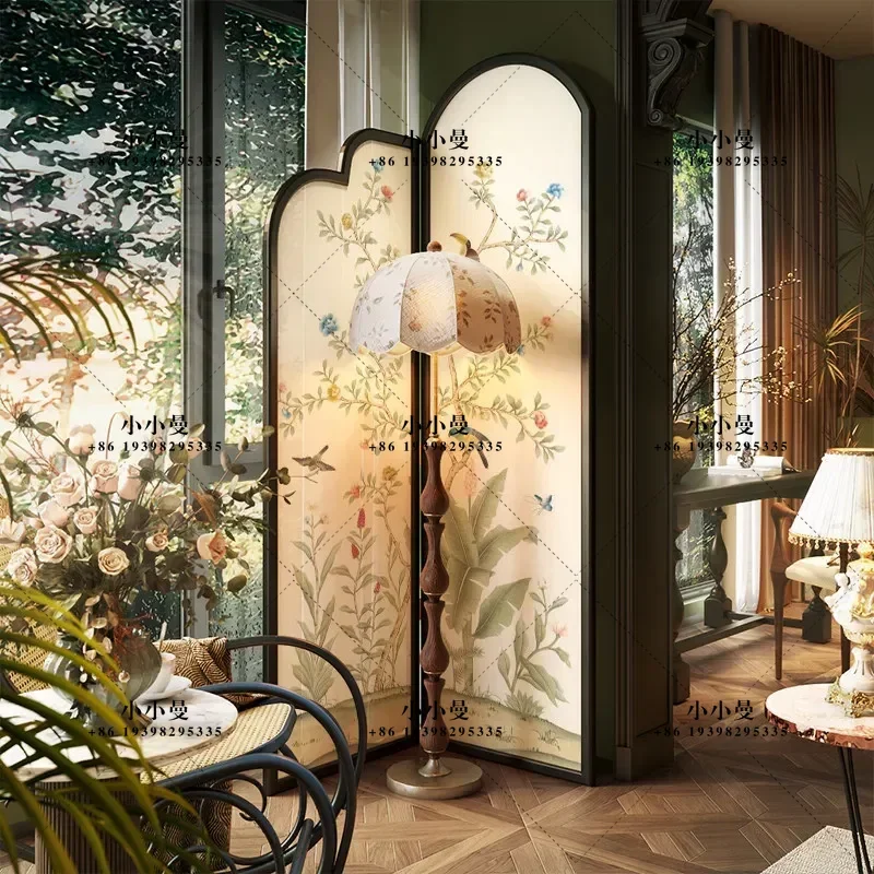 French-style movable facing the entrance hall with vintage-style furniture folding screen