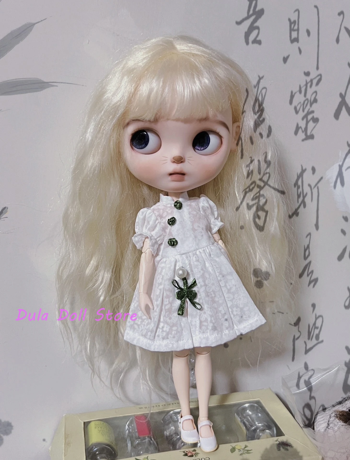 

Dula Doll Clothes Dress white dress with a green ribbon coiled buckle Blythe Qbaby ob24 ob22 Azone Licca ICY JerryB 1/6 Doll