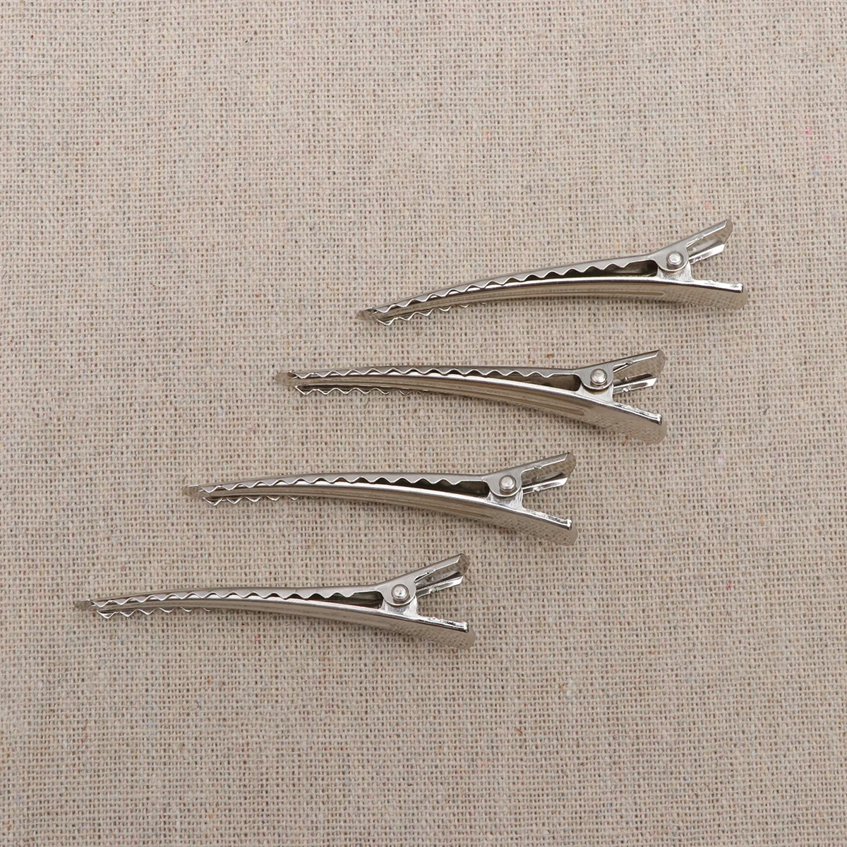 

50Pcs Metal Duck Bill Clips Heavy Duty Styling Sectioning Clamps for Salon Home Use Hairdressing Partition Tools