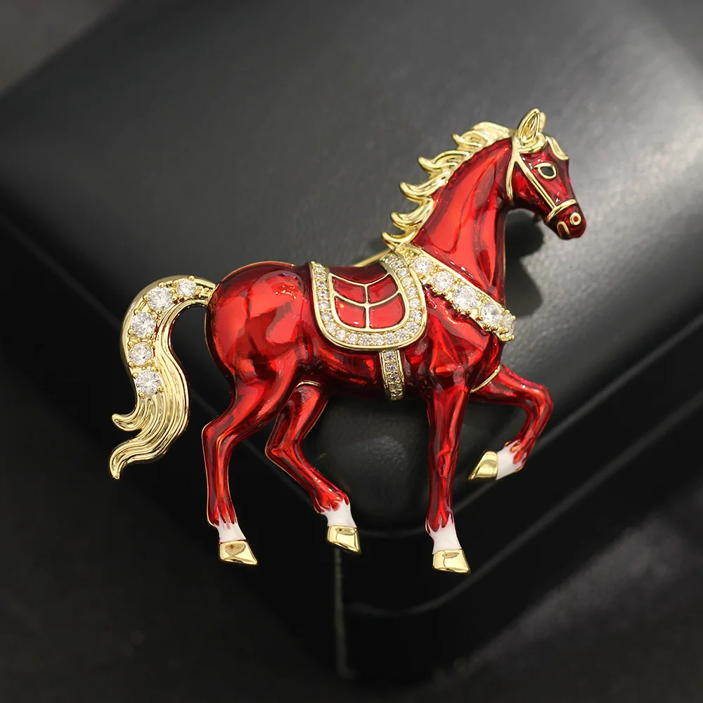 

Horse high-end exaggerated exquisite diamond-encrusted red dripping horse brooch three-dimensional light luxury men's and women
