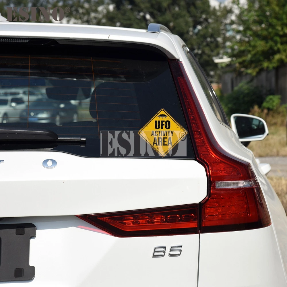 تصفيف السيارة الإبداعية مضحك منطقة تحذير 51 الغريبة UFO منطقة النشاط الكرتون البلاستيكية ملصق مقاوم للماء جسم السيارة ملصق نمط الفينيل #3