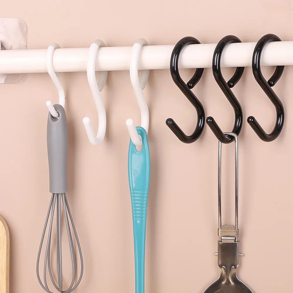 Ganchos en forma de S multiusos, almacenamiento colgante, hebilla de cabeza suave, cuello Flexible, fácil giro, armario, accesorios de cocina