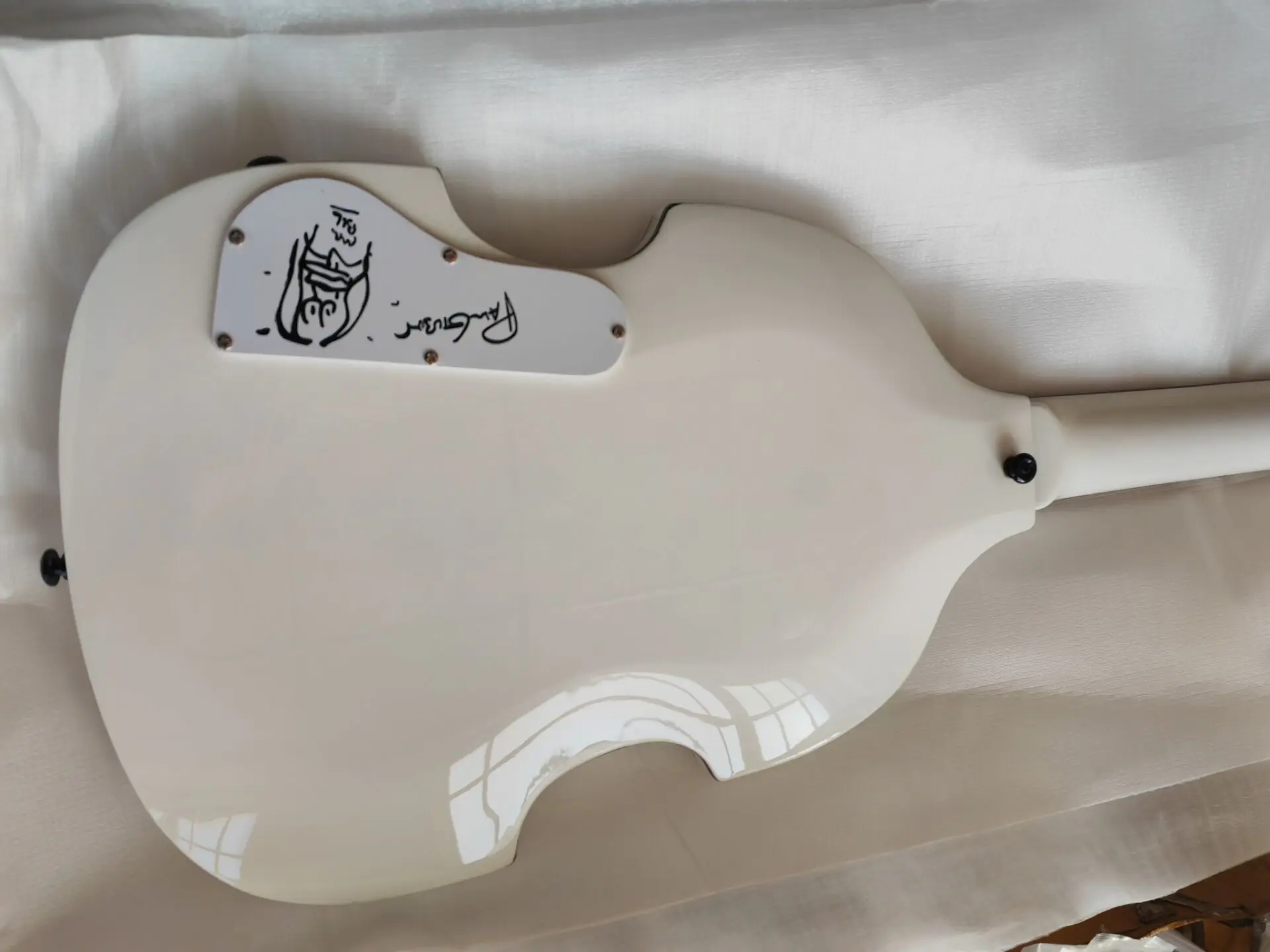 Custom Shop 22 Frets F Hole White Semi Hollow Body Electric Guitar White Humbucker Pickups Rosewood Fretboard Black Hardware