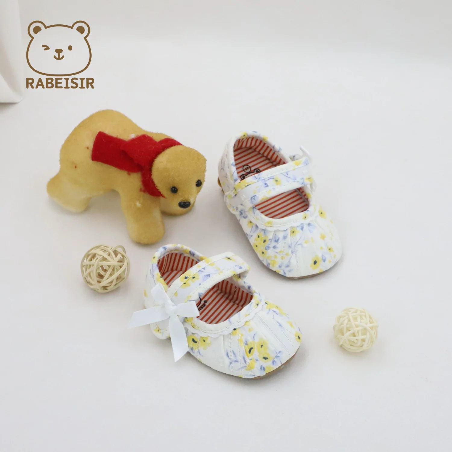 

Детская обувь, туфли на плоской подошве, детские прогулочные туфли, мягкая подошва, противоскользящие, милые и свежие, подходят для всех сезонов.