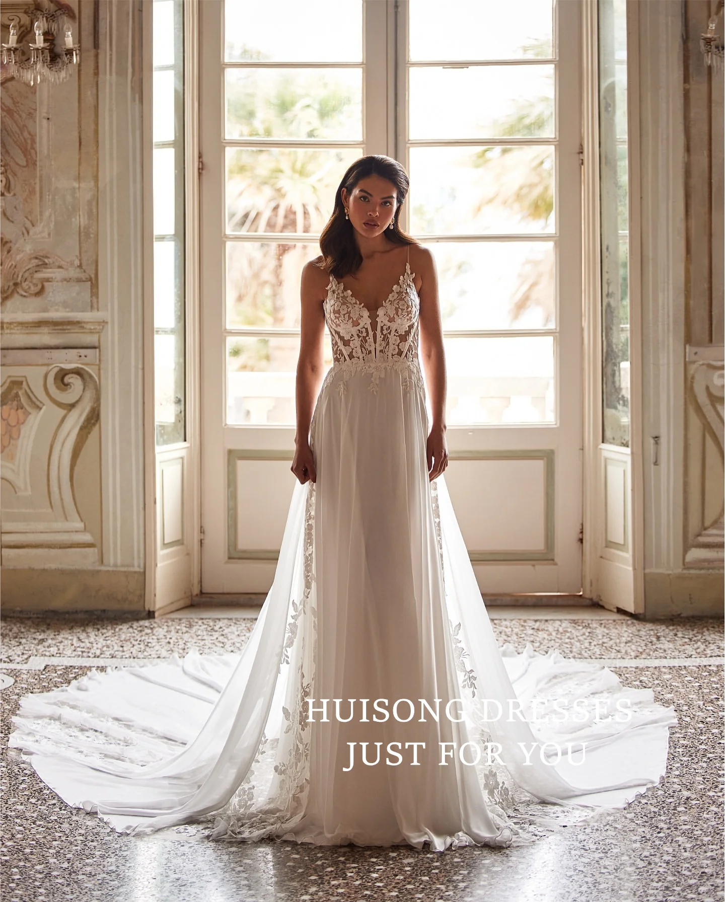 HUISONG vestidos de novia personalizados bohemios vestidos de novia de gasa Apliques de encaje sin mangas escote en forma de corazón tirantes finos A-Line