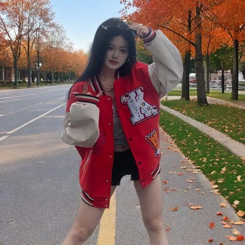 Sanrio New Style Baseball Uniform Hello Kittys Amerikanische Jacke Frühlings- und Herbststil Lose Mode Cartoon Jacke Paar Stil