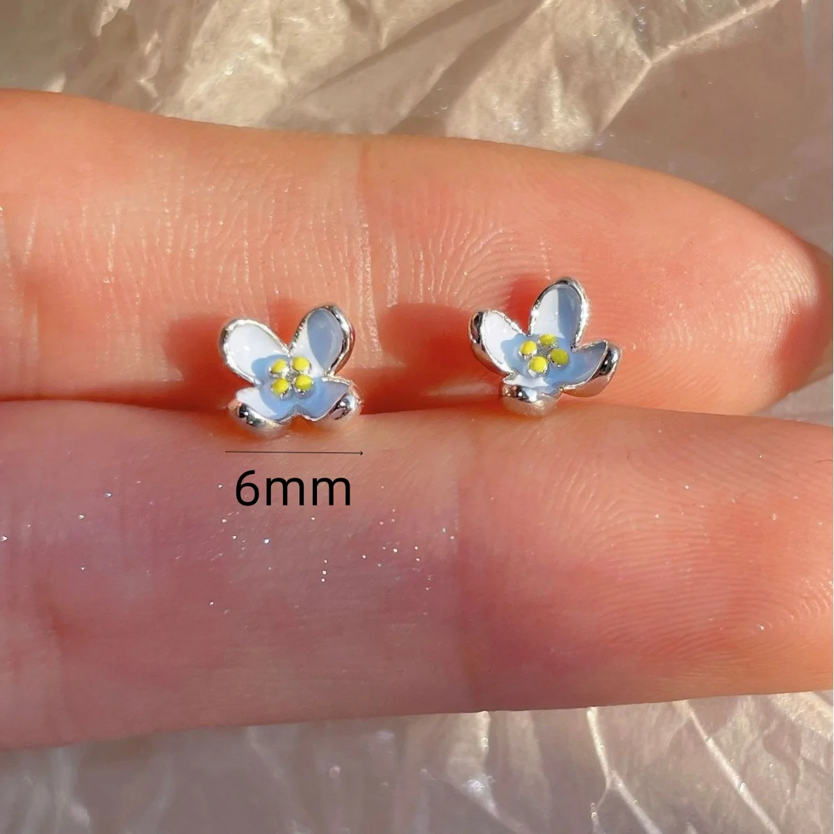 Small Blue Color Lilac Flower Stud Earring for Women Sweet Temperament Mini Jewelry Accessories Wholesale Christmas Day Gift