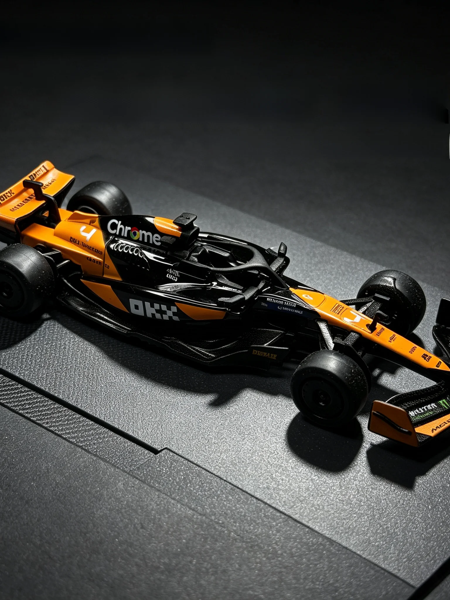 mclaren-f1-formula-racing-car-alloy-collectible-model-toy-for-boys-43-scale-finished-product-made-in-china