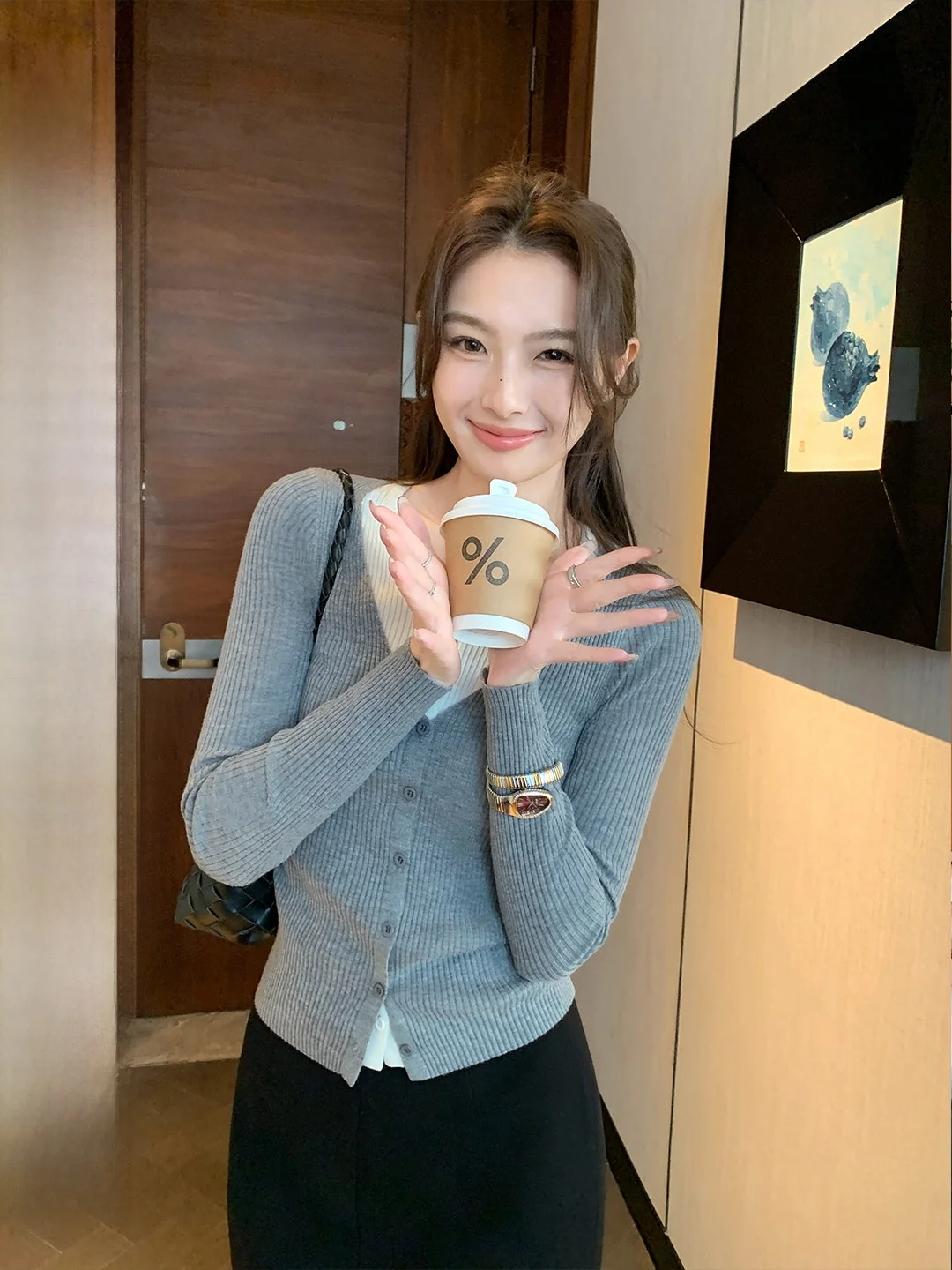 

Maven Lin nce Sister Color Colion Knitted V-ne Open Cardigan Women's Slim Fit Sweater Design False Two-Piece