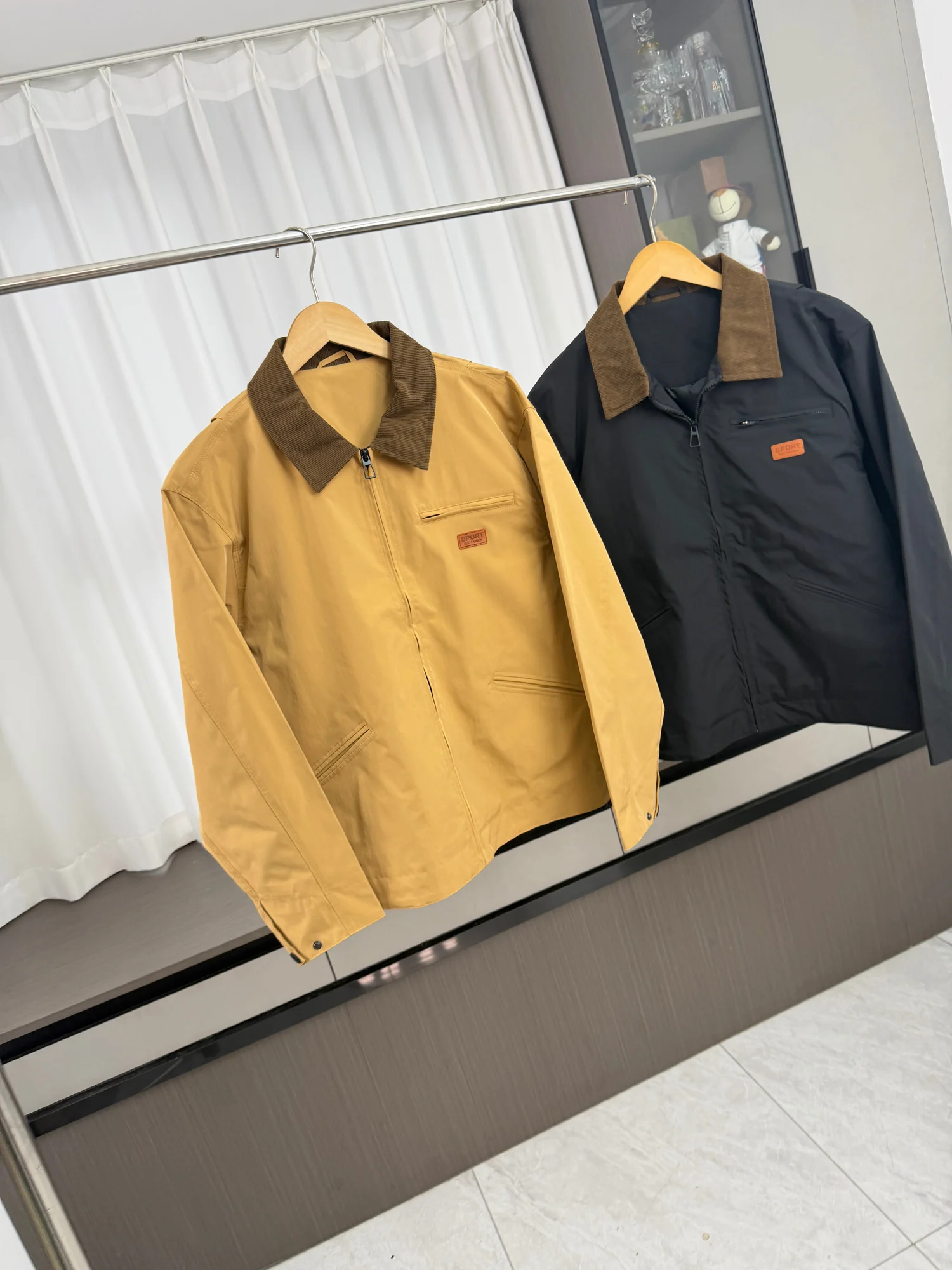 Retro Style Men's Corduroy Work Jacket with Color Block Collar Autumn Casual Loose Fit Zipper Closure Long Sleeve Coat