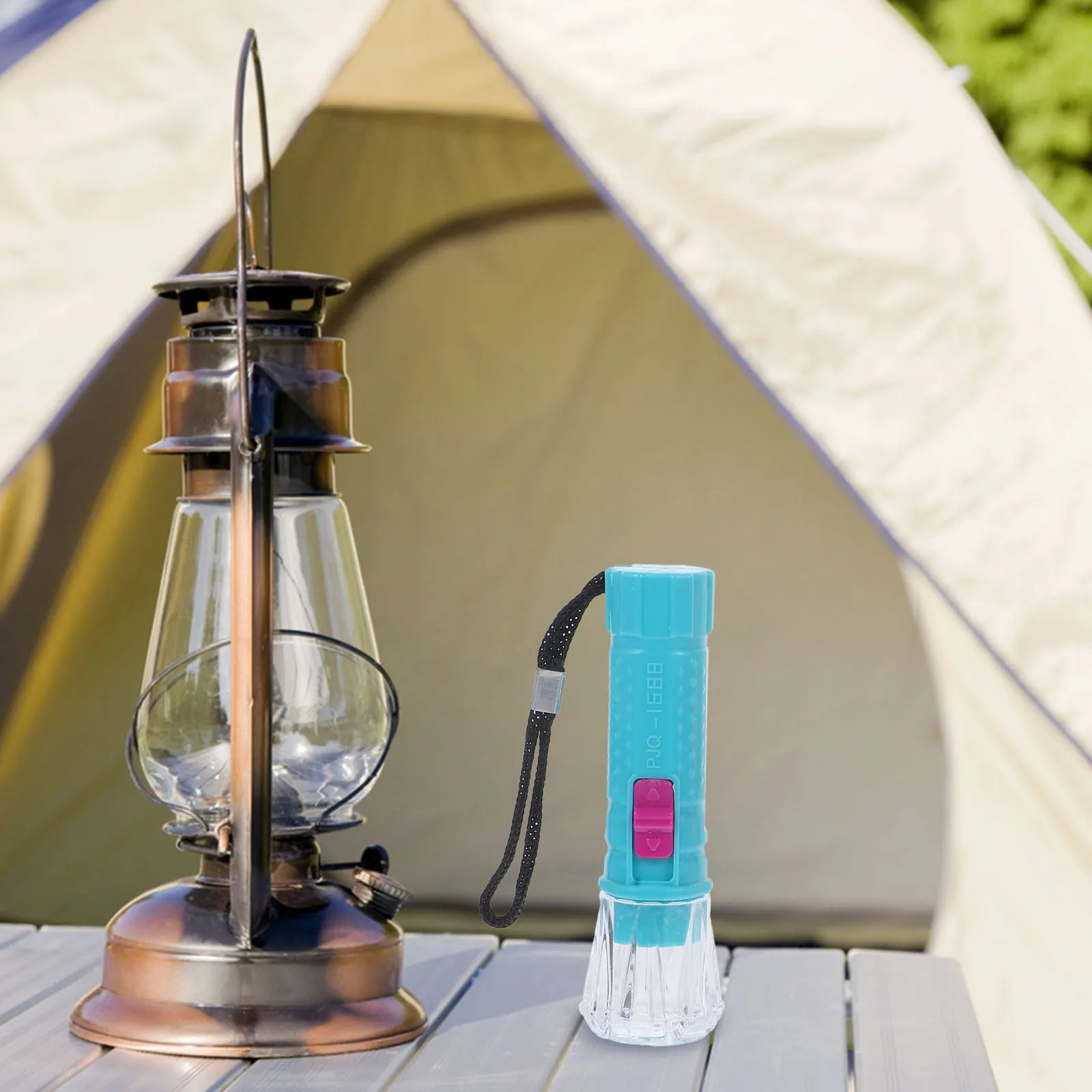 

48Pcs Flashlight Keychain Mini LED Keyring Light Portable Torch for Kids Bulk Small Flashlights Sturdy Reliable