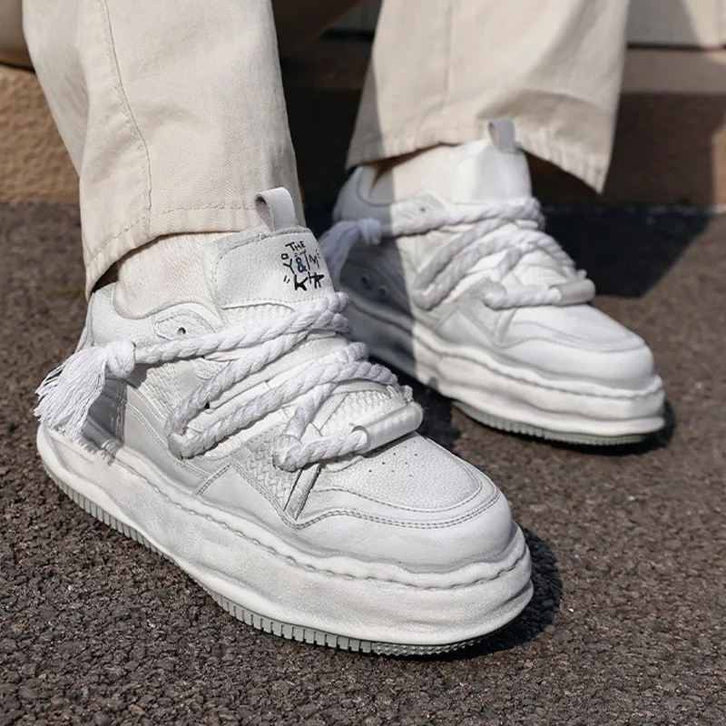 

Новые стильные кроссовки для мужчин со скрытой танкеткой, дышащие, из канваса, с увеличенной подошвой 7 см, для увеличения роста, модные