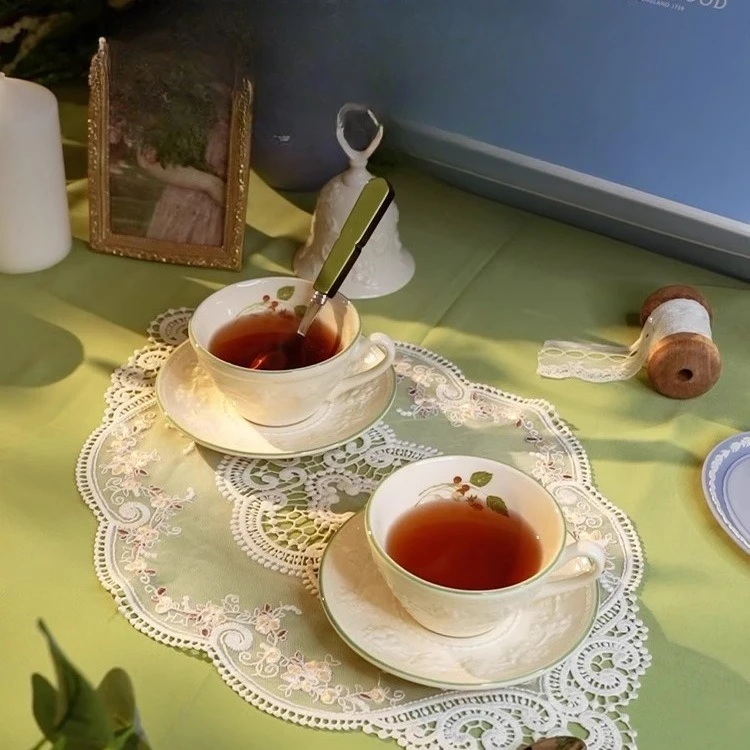 Happy Holiday Raspberry Ceramic Cutlery Set, Cup, Plate, Mug None