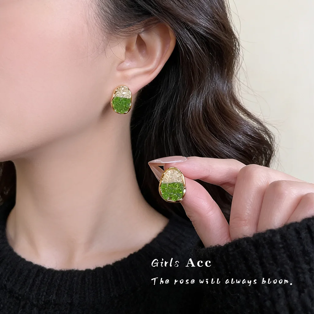 Classic Super Fairy Gradual Change Glass Crystal Stud Earrings Small Fresh Sweet Mori Korean Fashion High Sense Spring Summer
