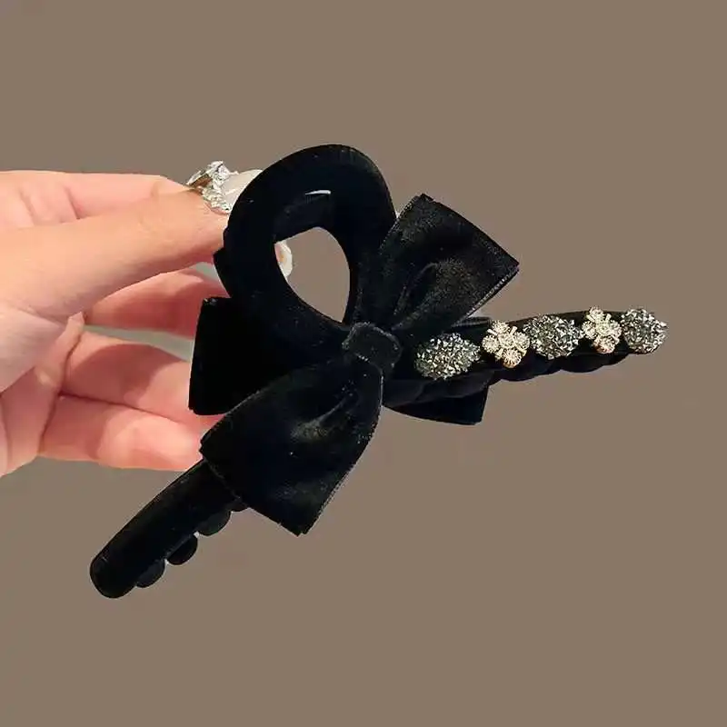 

2025 Autumn Winter Mink Fur Hair Claw Clip High-End Large Shark Clip for Back of Head Heart-shaped Rhinestone Plush Hair Clip