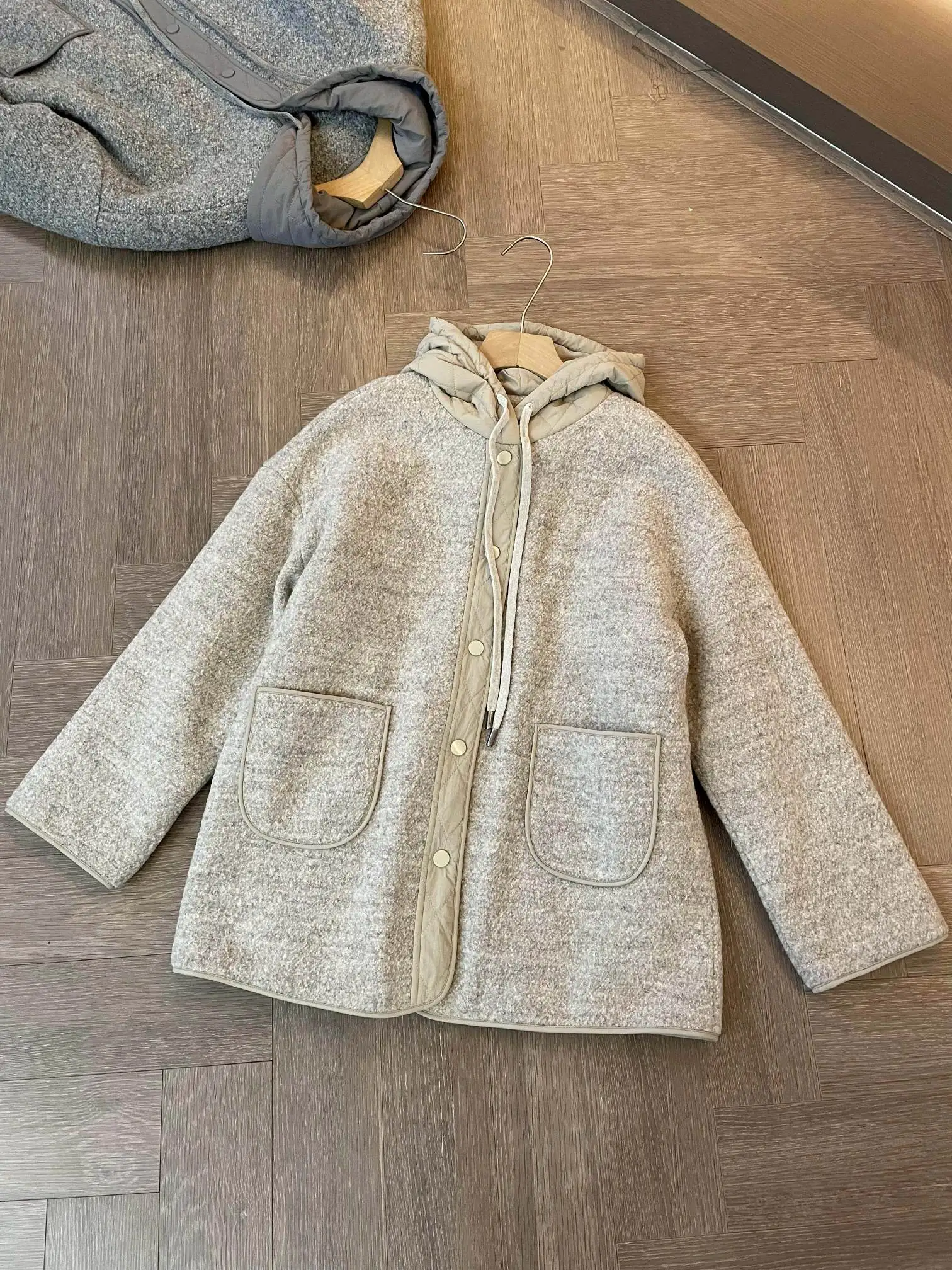 الخريف والشتاء جديد جودة عالية أزياء عارضة مقنعين صوف الضأن سترة قطن للنساء