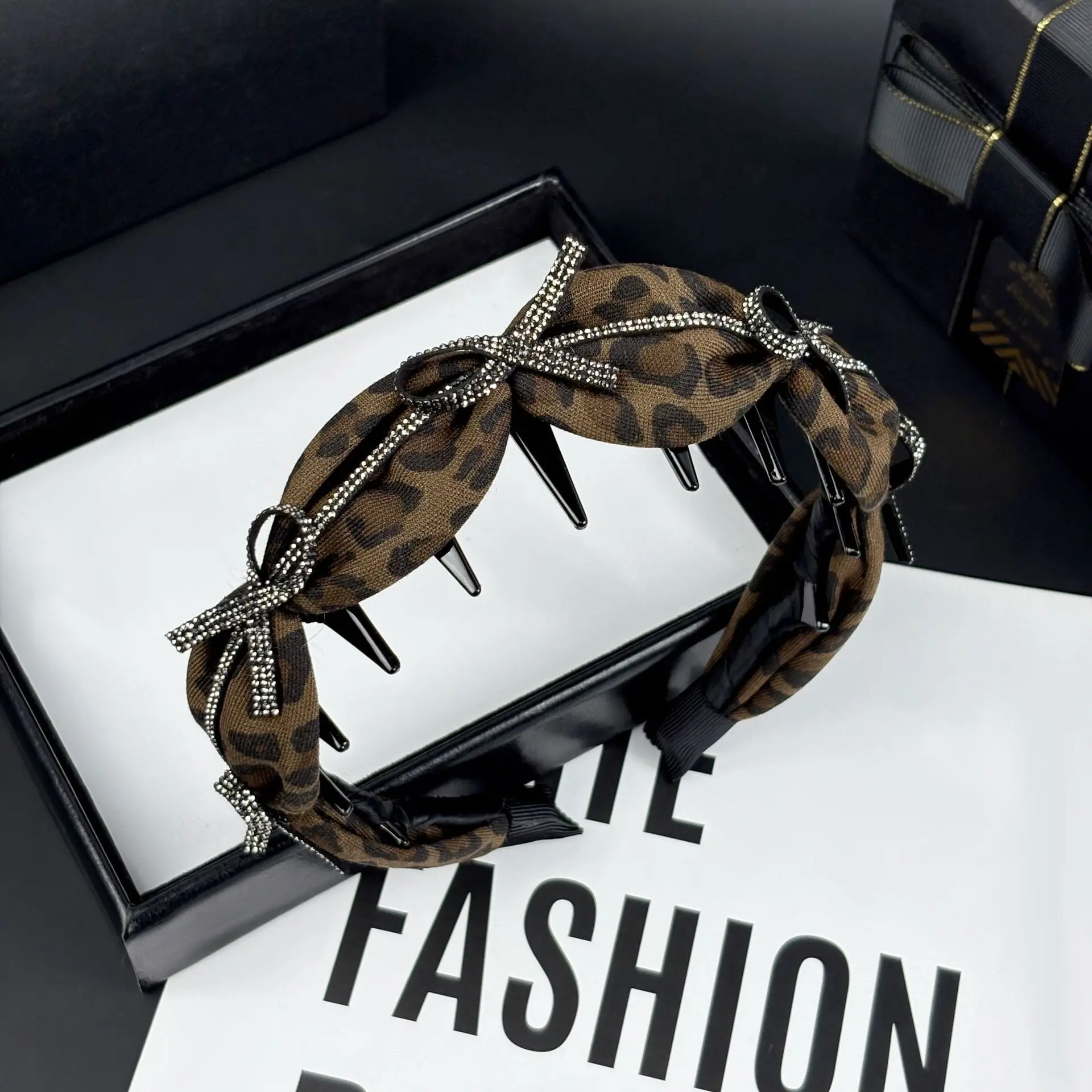 New light luxury rhinestone bow wavy headband femininity high cranial top toothed non-slip headband versatile pressure hairpin